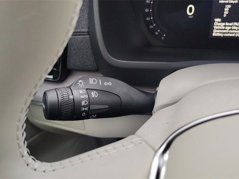 New 2026 Volvo XC90 B6 Ultra image 17