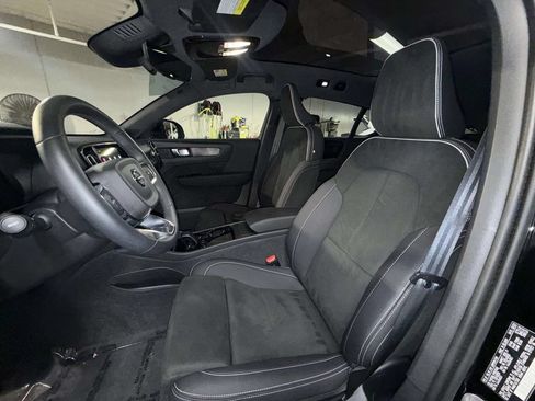 Used 2023 Volvo C40 P8 Recharge Plus w/ Climate Package AWD/4WD image 2