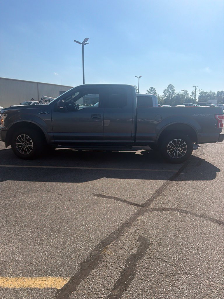 Used 2018 Ford F150 XLT w/ Equipment Group 302A Luxury AWD/4WD image 9