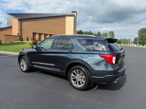 Used 2022 Ford Explorer Limited w/ Equipment Group 301A AWD/4WD image 6