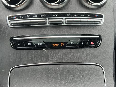 Used 2020 Mercedes-Benz GLC 300 4MATIC w/ AMG Line image 30
