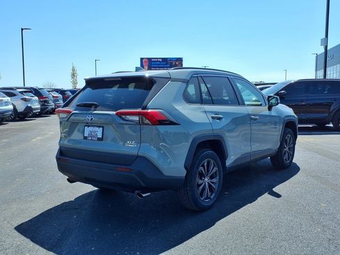 Used 2022 Toyota RAV4 XLE Premium AWD/4WD image 30