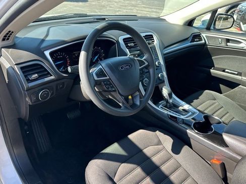 Used 2014 Ford Fusion SE image 32