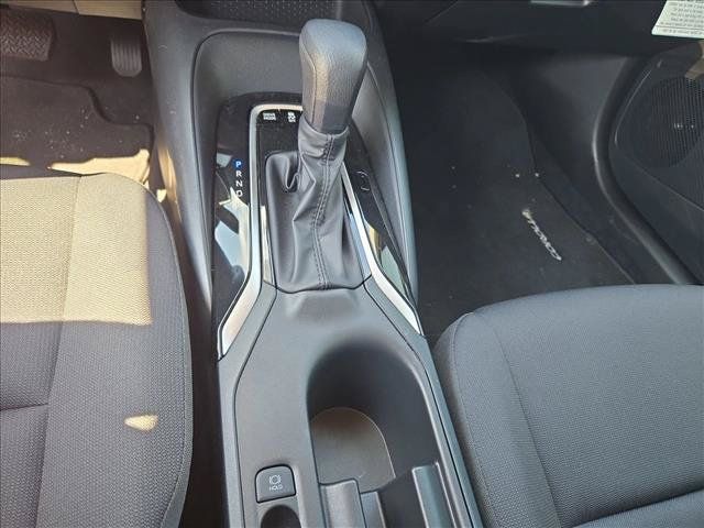 Used 2025 Toyota Corolla LE FWD image 14