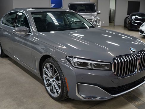 Used 2022 BMW 750i xDrive w/ Luxury Rear Seating Package AWD/4WD image 7