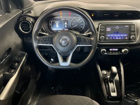 Used 2019 Nissan Kicks SV image 14