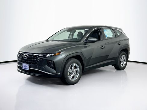 Used 2023 Hyundai Tucson SE AWD/4WD image 1