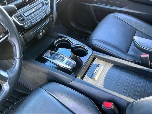 Used 2022 Honda Pilot Touring image 15