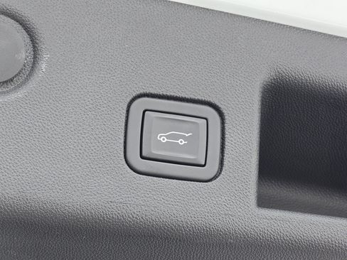 Certified 2022 Chevrolet Equinox RS w/ Infotainment Package image 14