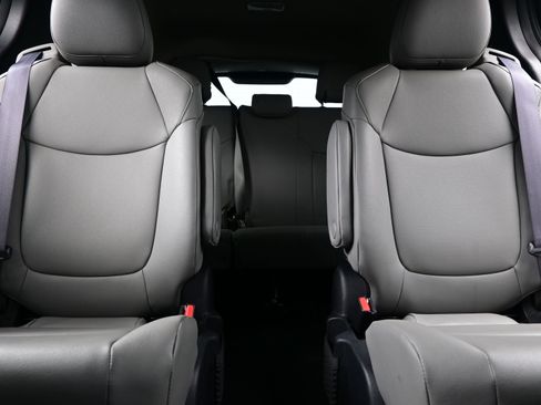 Used 2025 Toyota Sienna XLE w/ XLE Plus Package AWD/4WD image 16