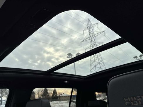 Certified 2024 Chevrolet Suburban High Country image 20