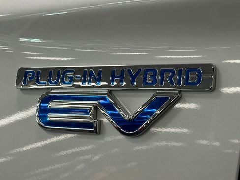 Used 2018 Mitsubishi Outlander GT AWD/4WD image 13