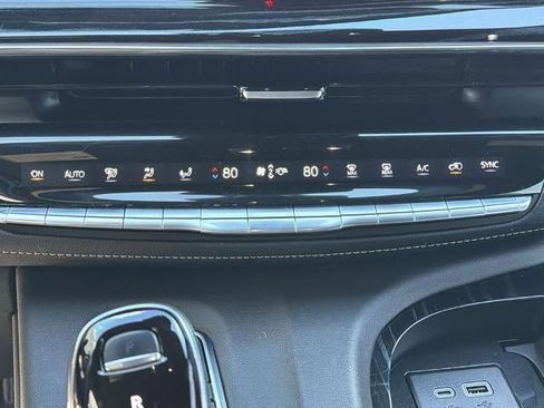 Used 2021 Cadillac Escalade Sport AWD/4WD image 32