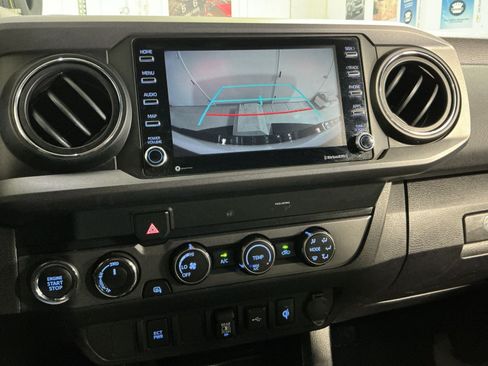 Used 2020 Toyota Tacoma TRD Off-Road AWD/4WD image 20