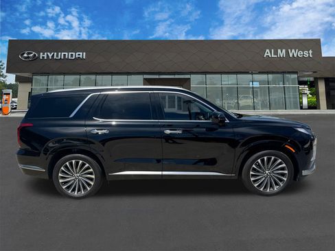 Used 2025 Hyundai Palisade Calligraphy FWD image 4