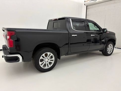Used 2023 Chevrolet Silverado 1500 LTZ AWD/4WD image 31