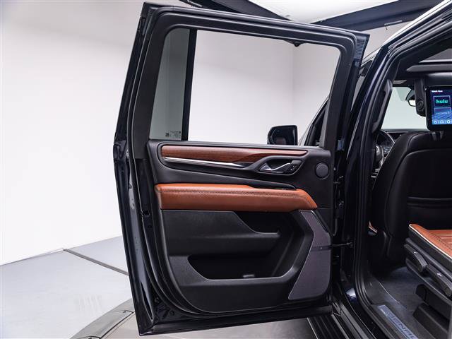 Used 2023 GMC Yukon XL Denali Ultimate AWD/4WD image 26