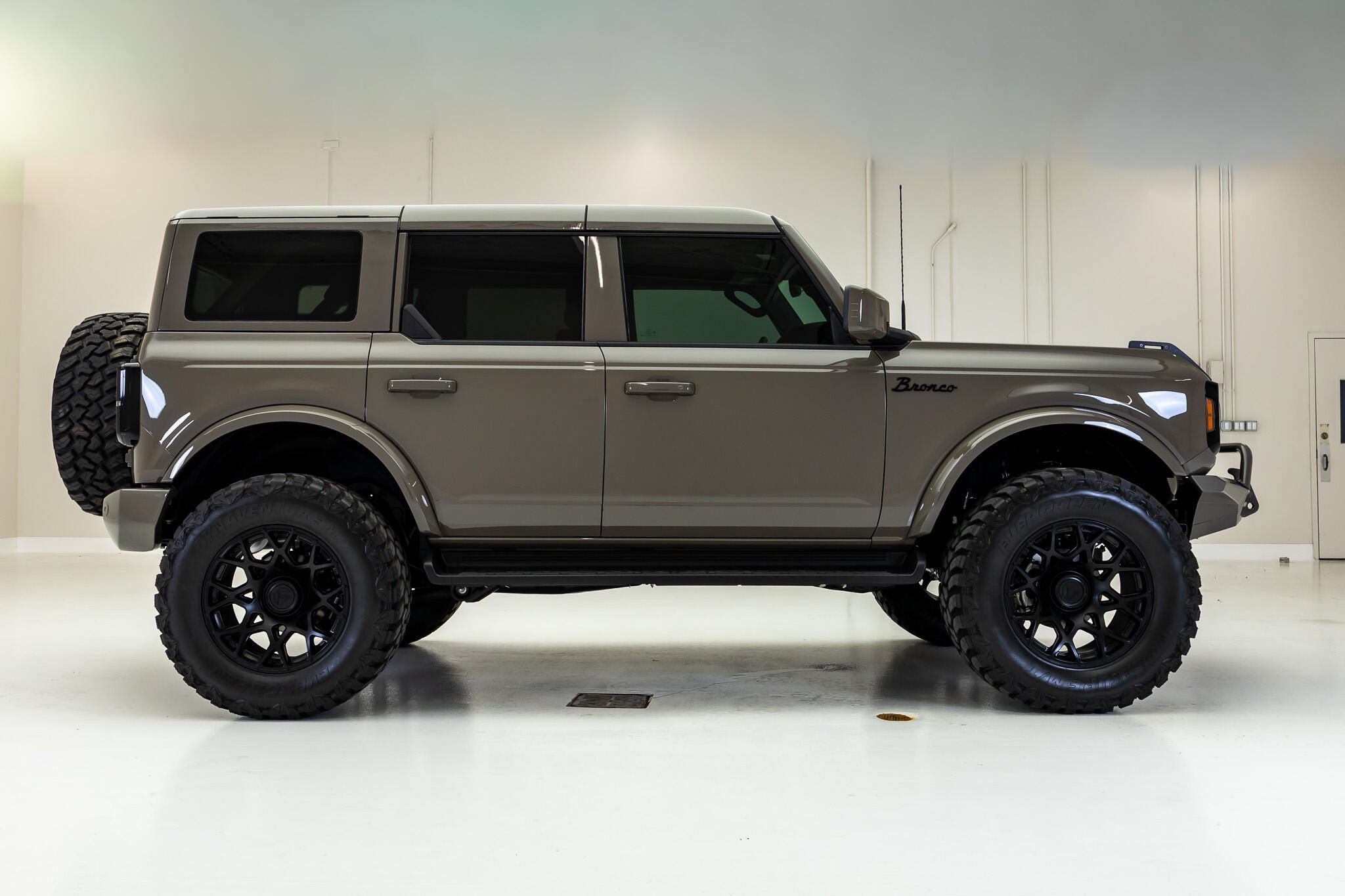 Used 2026 Ford Bronco Outer Banks AWD/4WD image 10