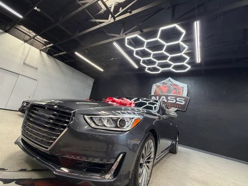 Used 2018 Genesis G90 3.3T Premium RWD image 3