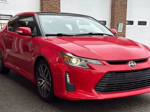 Used 2016 Scion tC image 3