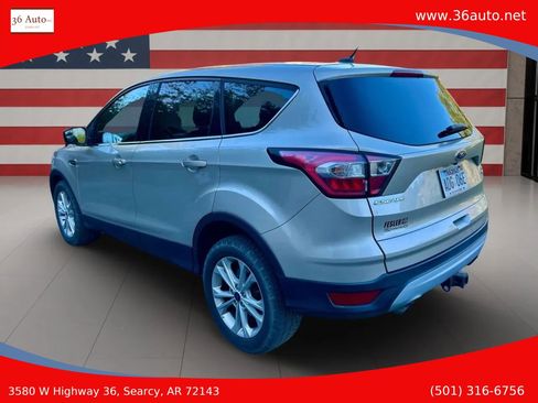 Used 2017 Ford Escape SE image 5