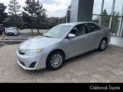 Used 2012 Toyota Camry LE FWD image 10
