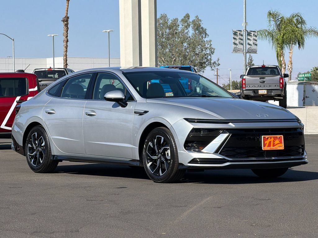 Used 2025 Hyundai Sonata SEL FWD image 7
