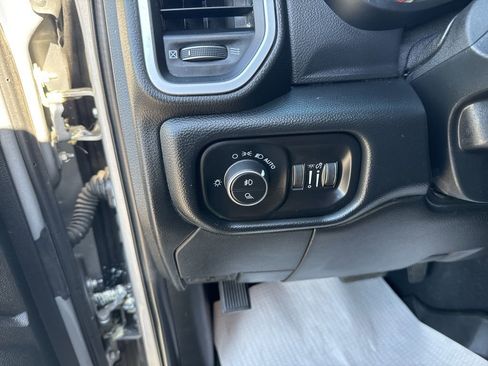 Used 2020 RAM 3500 Big Horn w/ Level 1 Equipment Group AWD/4WD image 16