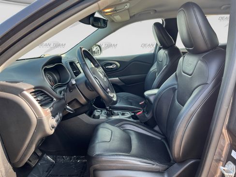 Used 2021 Jeep Cherokee Latitude Lux w/ Comfort/Convenience Group AWD/4WD image 9