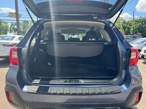 Used 2018 Subaru Outback 3.6R Limited AWD/4WD image 25