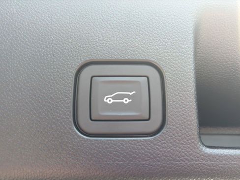 Used 2025 Chevrolet Equinox EV RS AWD/4WD image 37