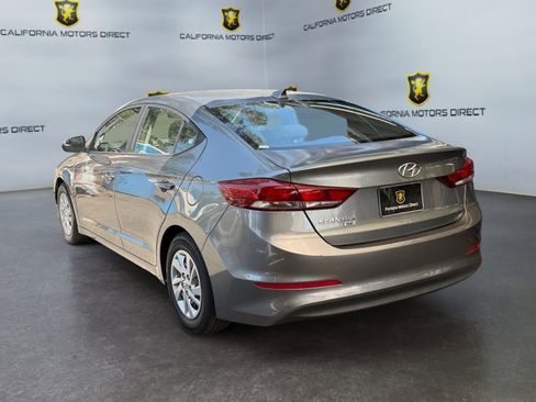 Used 2017 Hyundai Elantra SE FWD image 2