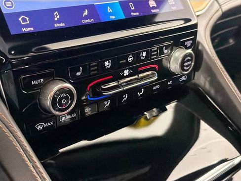 Used 2021 Jeep Grand Cherokee L Summit image 16