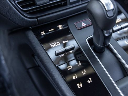 Certified 2026 Porsche Macan AWD/4WD image 43