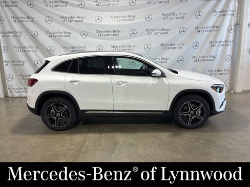 New 2026 Mercedes-Benz GLA 250 4MATIC image 3