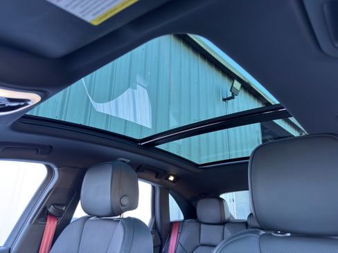 Used 2023 Porsche Macan image 12