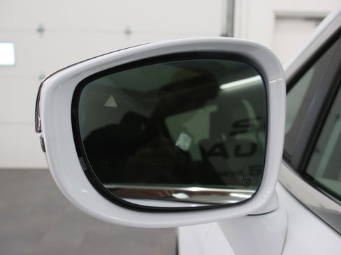 Used 2019 Chrysler Pacifica Limited w/ Tire & Wheel Group image 42