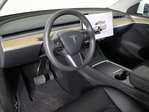 Used 2023 Tesla Model Y AWD image 24