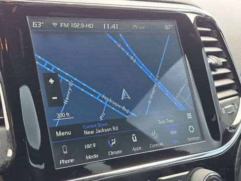 Used 2019 Jeep Grand Cherokee Altitude AWD/4WD image 24
