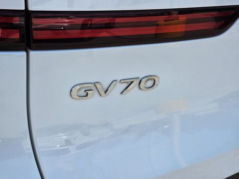 Used 2023 Genesis GV70 2.5T w/ Select Package AWD/4WD image 16