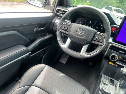New 2026 Toyota Tacoma TRD Off-Road w/ TRD Off Road Premium Package AWD/4WD image 17