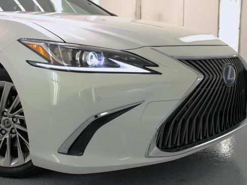Used 2019 Lexus ES 300h Luxury image 22