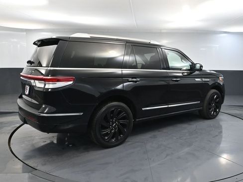 Used 2024 Lincoln Navigator Reserve image 4