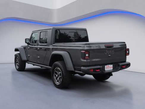Used 2025 Jeep Gladiator Rubicon w/ Safety Group AWD/4WD image 5