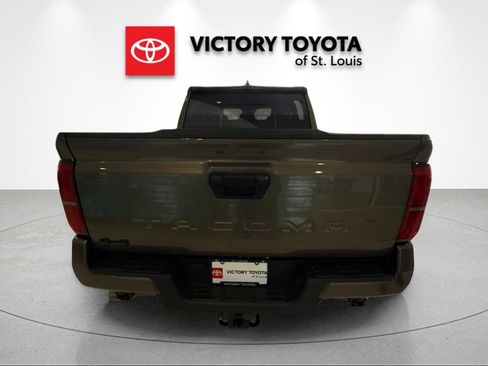 Used 2024 Toyota Tacoma TRD Off-Road image 4