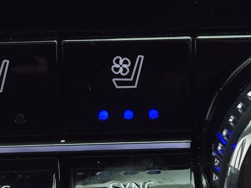 Used 2024 GMC Canyon Denali w/ LPO, Denali Black Edition image 12