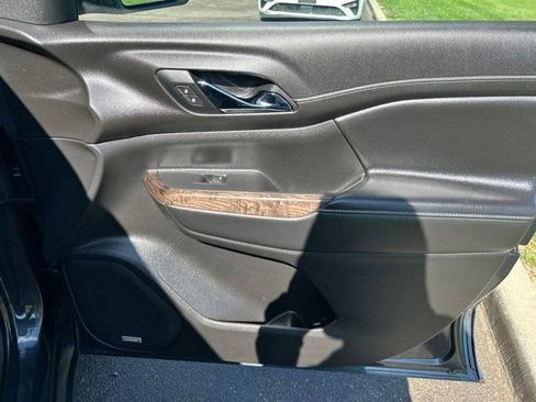 Used 2021 GMC Acadia Denali w/ Denali Technology Package FWD image 64