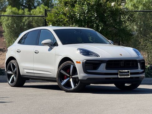 Used 2026 Porsche Macan S AWD/4WD image 9