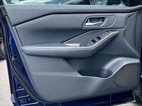 Used 2025 Nissan Rogue SV FWD image 22