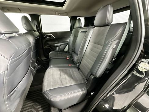 Used 2024 Mitsubishi Outlander SE image 26
